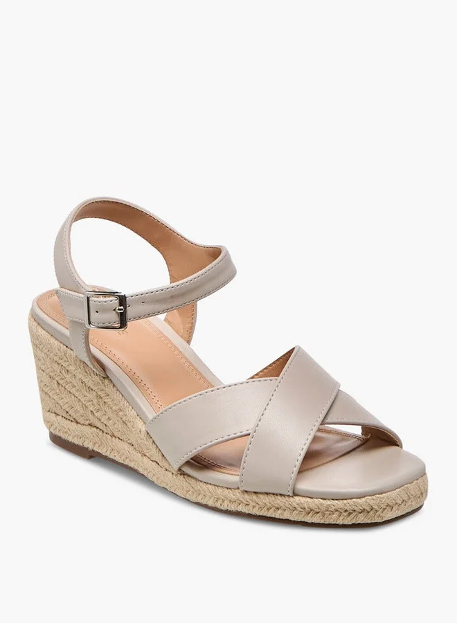 سيليست صنادل نسائية بحزام متقاطع وإبزيم وكعب ويدج