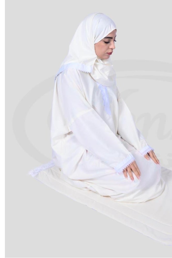 شرشف صلاة ناعم ومريح للغاية مع حواف دانتيل مطرزة مكون من قطعة واحدة يتضمن طرحة ويغطي الجسم بالكامل بمقاس موحد وواسع مناسب لجميع الأجسام - Image 2