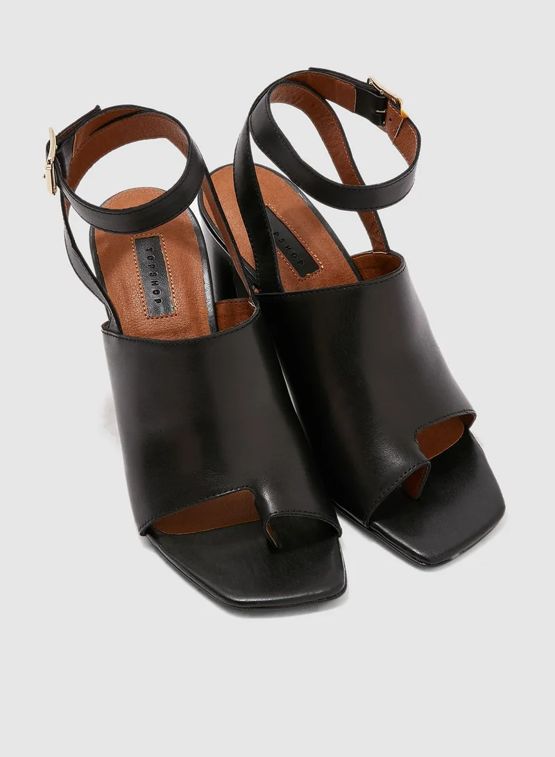 TOPSHOP Nieve Block Heel Sandal - Black