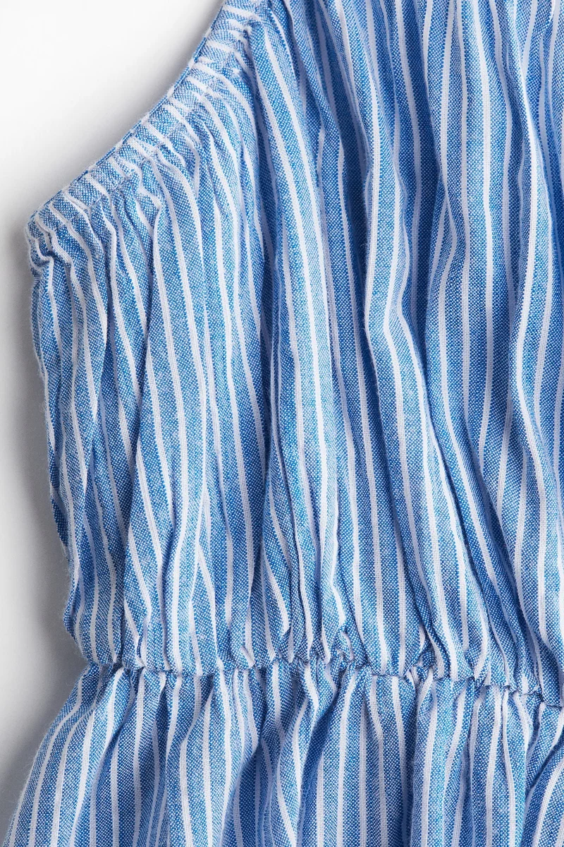 اتش اند ام بلوزة بحمالات كتف وحافة متموجة