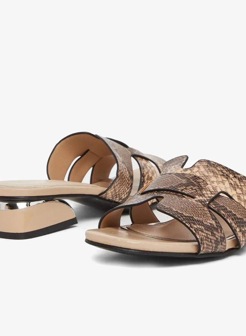 تايك تو صندل نسائي بنقشة جلد الثعبان وكعب سميك