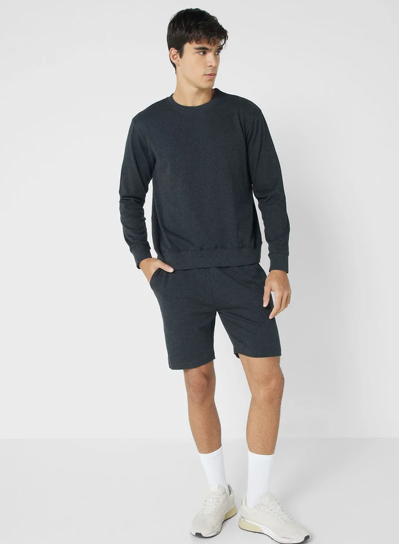 سفنتي فايف بيسيكس Essential Sweatshirt