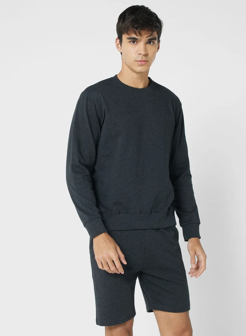 سفنتي فايف بيسيكس Essential Sweatshirt