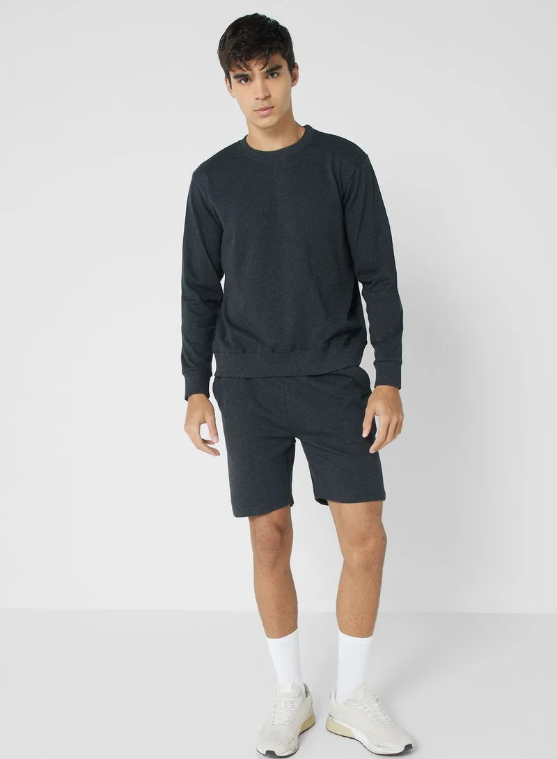 سفنتي فايف بيسيكس Essential Sweatshirt