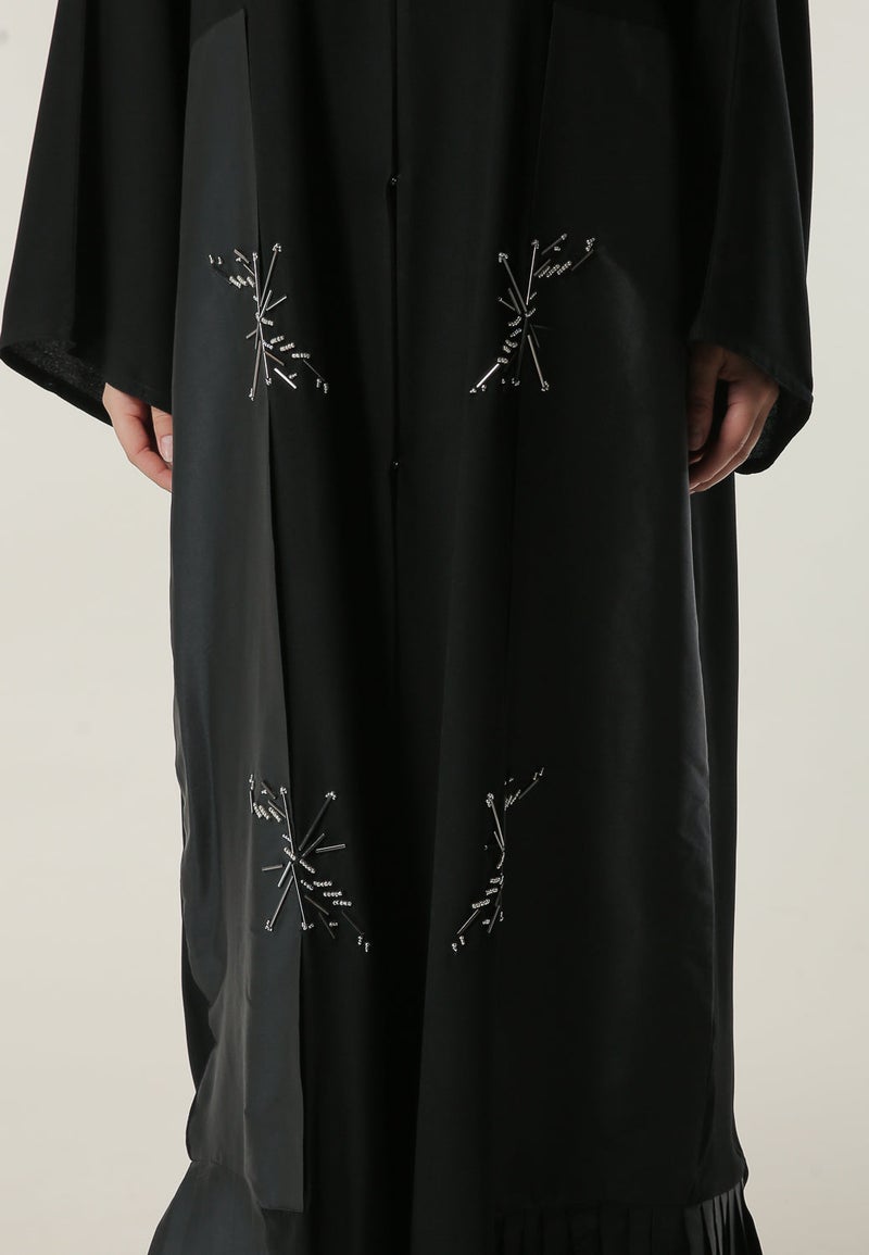 Moistreet Embroidered Pleated Tafta Hem Abaya - Image 4