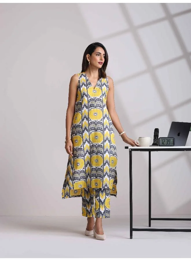 ترو برونز trueBrowns Yellow Cotton Ikat Sleeveless Kurta Pant Set