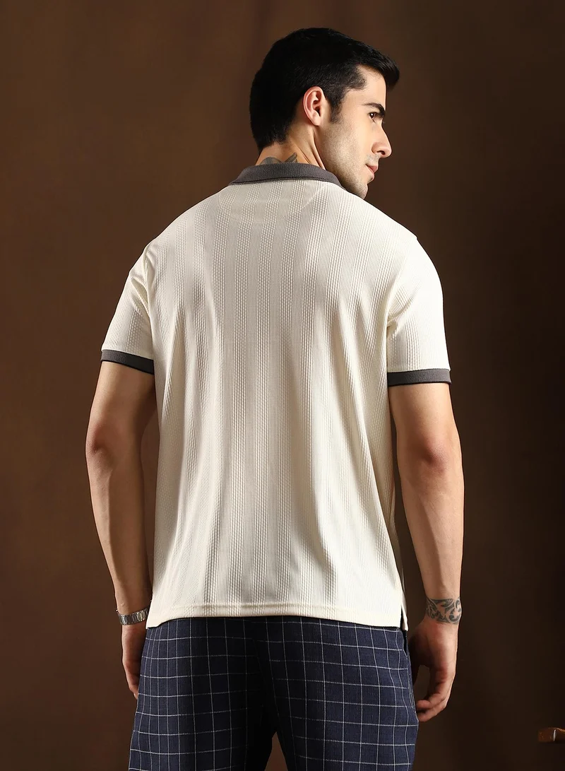 Campus Sutra Campus Sutra Men's Chalk White & Moon Grey Contrast Trough Polo T-Shirt For Casual Wear | Polo Neck | Short Cuffed Sleeves | Half-Button Closure | T-Shirt Crafted With Comfort Fit For Everyday Wear