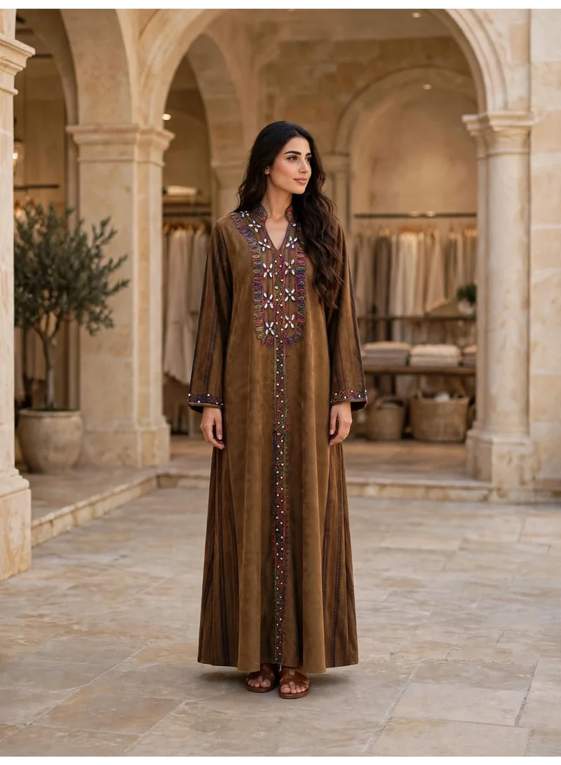 اكسا جلابية ملابس شتوية شامواه مطرزة بالخرز الملون والكريستال للنساء من إكسا IKW1069