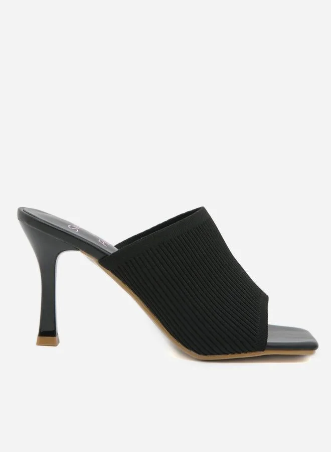 سنيك ايه بيك صندل بكعب رفيع ورباط عريض