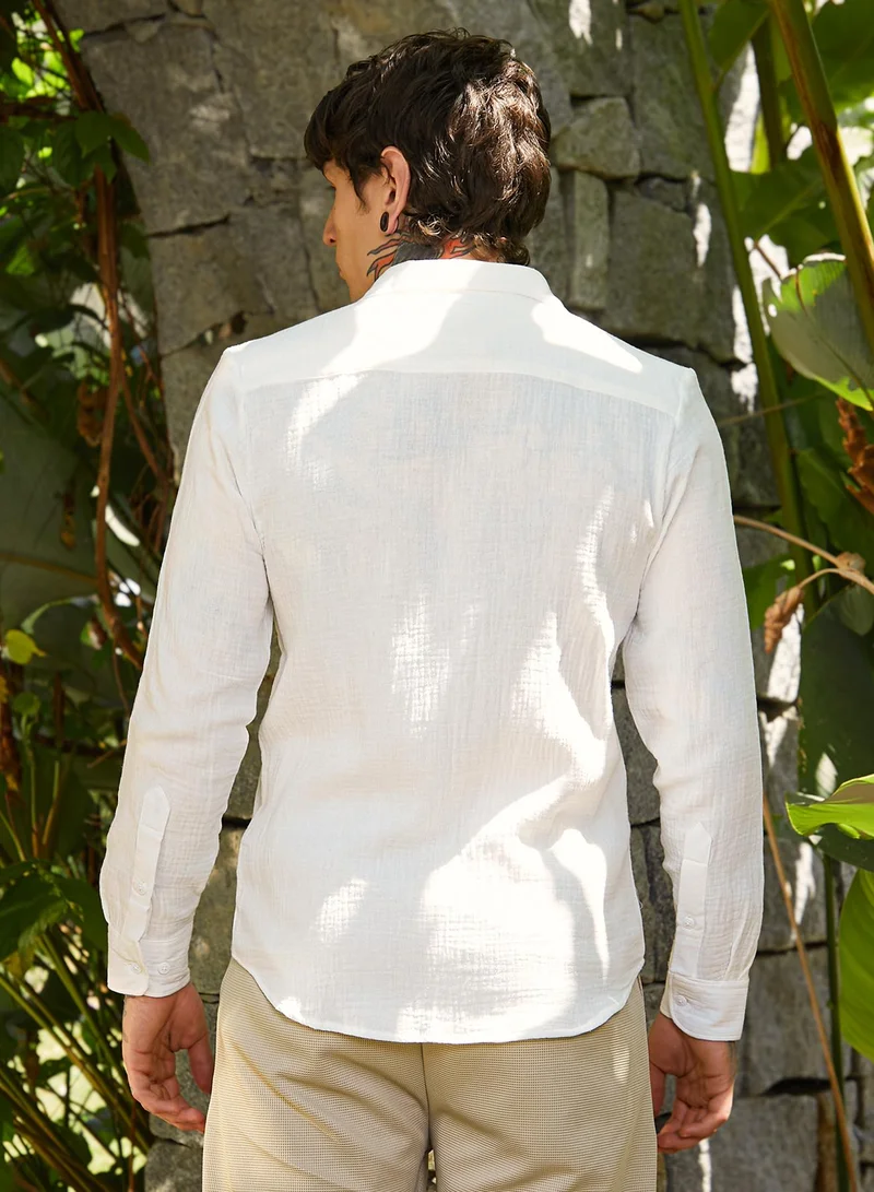 Campus Sutra Men's Daisy White Breezy-Weave Shirt