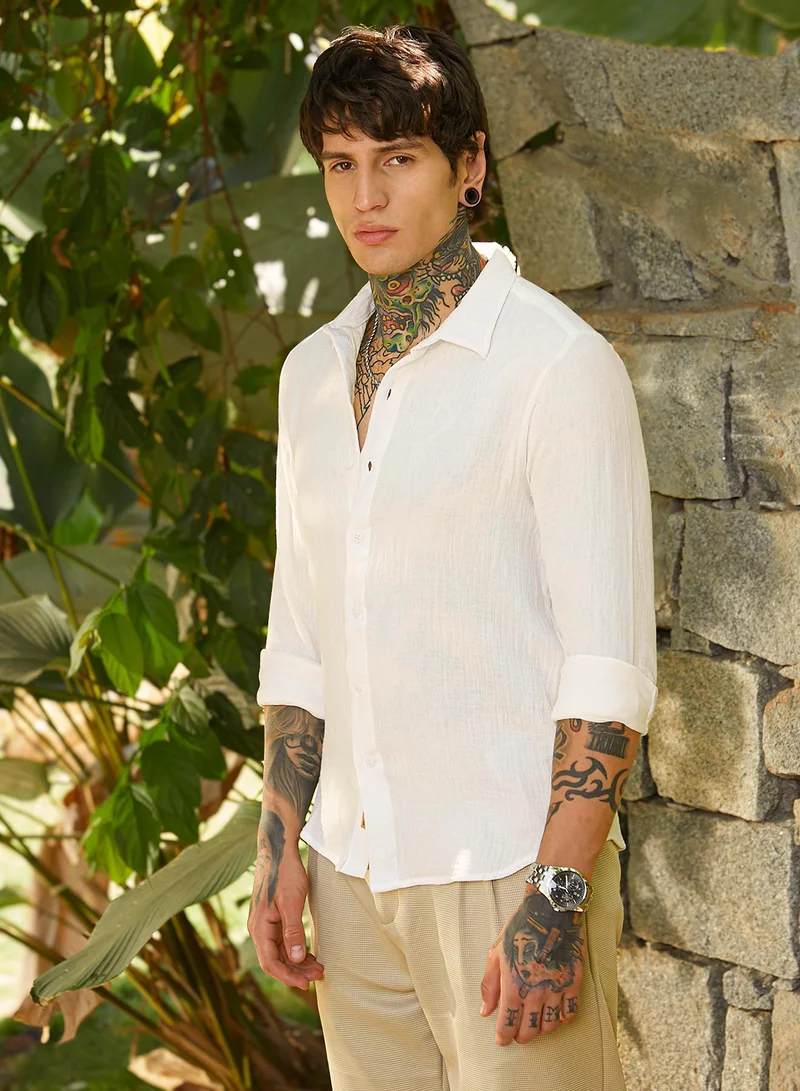 Campus Sutra Men's Daisy White Breezy-Weave Shirt