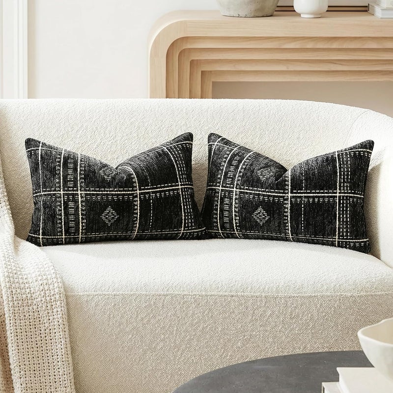 BlissBlush غطاء وسادة ظهري تزييني من ، بلون أسود، مقاس 12×20، مجموعة من 2 قطعة. - Image 1