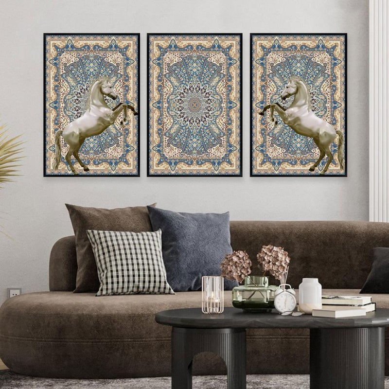 ماركتنا ثلاث لوحات قماشية بتصميم حصان مع برواز مجوف مقاس (90×40) ثلاث قطع - Image 2