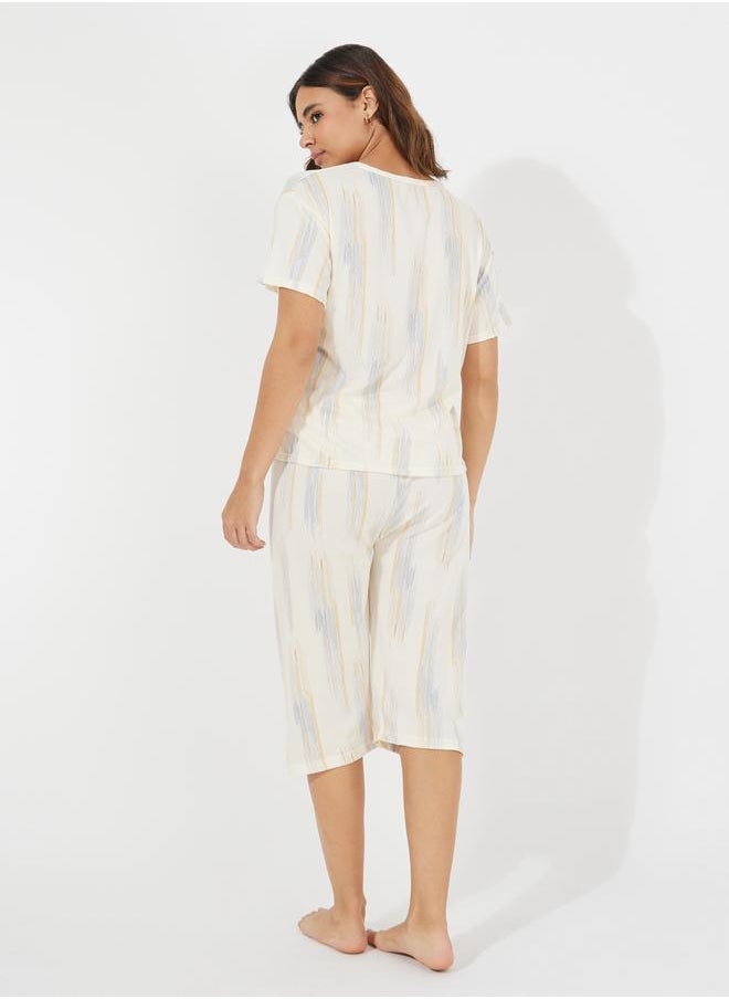 Take Two Take Two Printed Round Neck T-Shirt and Capri Pyjama Set  - Image 4