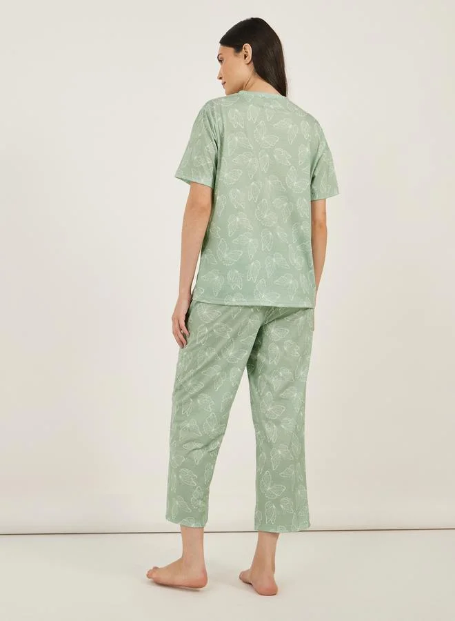 Styli All Over Butterfly T-Shirt & Capri Set
