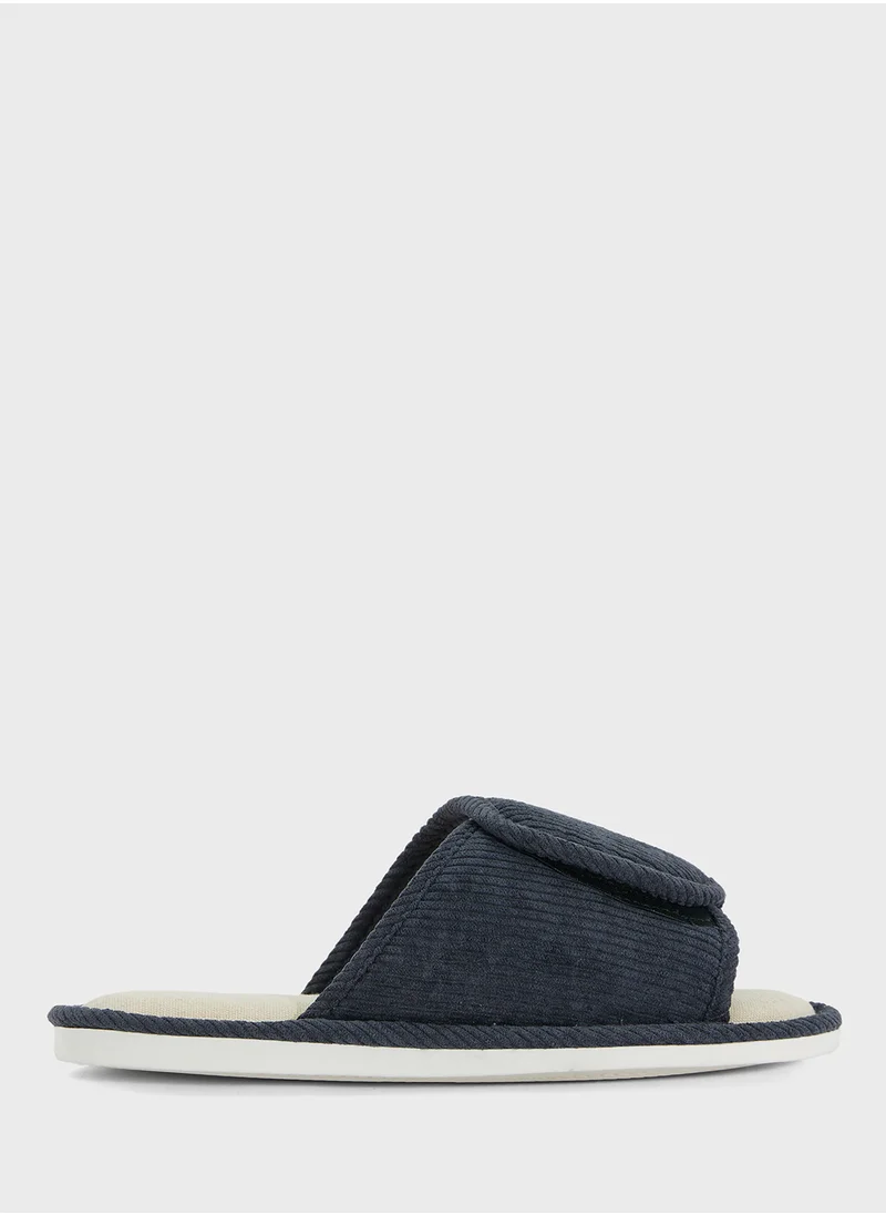 سفنتي فايف Open Toe Cozy Home Slippers