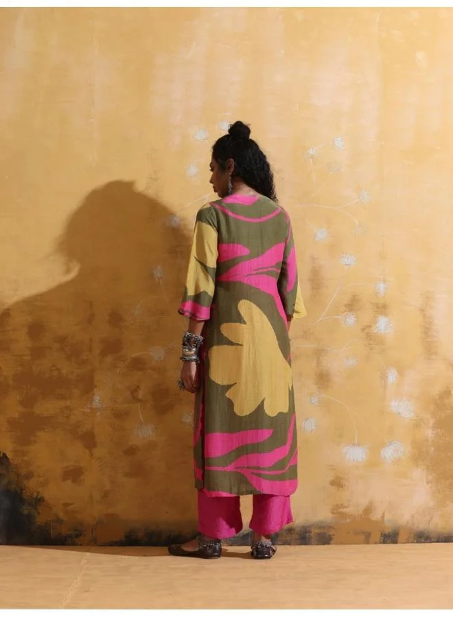 ترو برونز trueBrowns Green Pink Floral Print Muslin Silk High-Slit Kurta Set