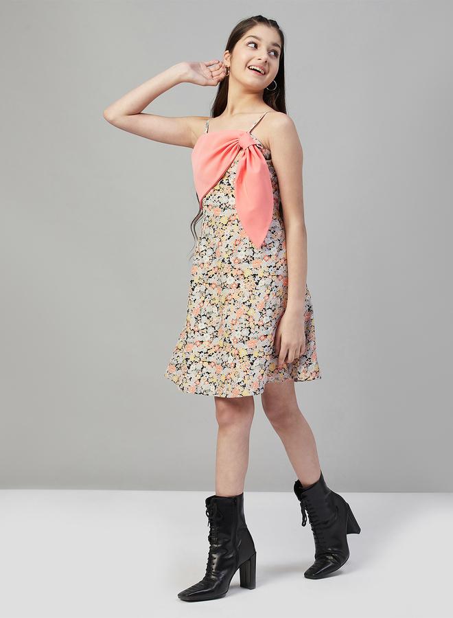 ستايلو بج فستان ستايلو بطبعة زهور وتفاصيل ربط - Image 3