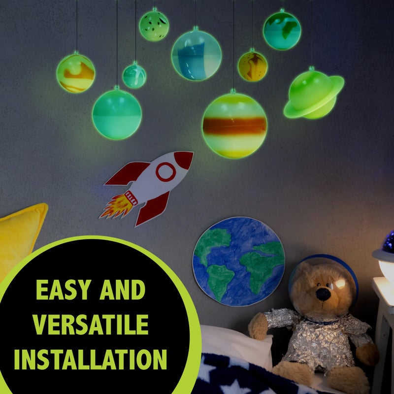 University Games استكشافات رائعة، مجموعة تعليق سقف نظام الشمس 3D تتلألأ في الظلام، ملصقات كواكب ونجوم 3D تخلق درب التبانة وتعليم العلوم STEM - Image 5