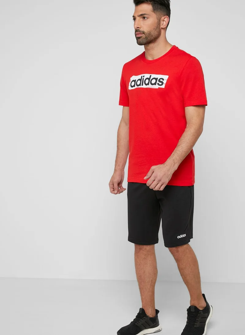 adidas شورت مزين بشعار الماركة