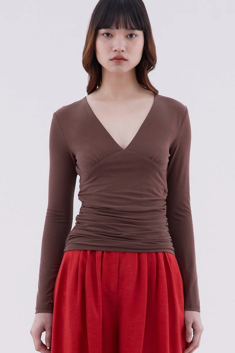 ذا اديتورز ماركت Odivia V-Neck Ruch Top
