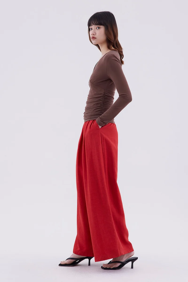 ذا اديتورز ماركت Odivia V-Neck Ruch Top