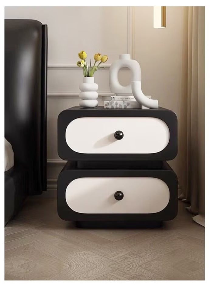 رافين طقم من 2 طاولة جانبية متعددة الاستخدامات بتصميم عصري جمالي، مصنوعة من خشب صلب متين، طاولة بجانب السرير لغرفة النوم مع أدراج تخزين، حواف مستديرة، خزانة جانبية للتخزين بمقاس 50×40×50 سم. - Image 4