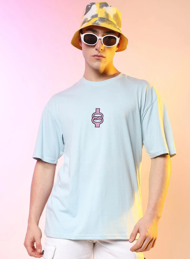 Campus Sutra Men's Powder Blue Printed Oversized Basic T-Shirt For Casual Wear | Crew Neck | Short Sleeve | Pull On Closure | T-Shirt Crafted With Comfort Fit For Casual Wear