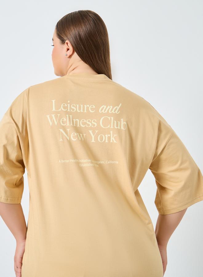 ستايلي تيشيرت بمقاس كبير وطبعة كتابة - Image 1