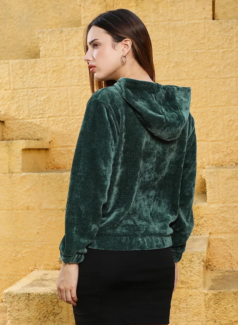 Campus Sutra Women's Emerald Green Zip-Front Ribbed Hoodie