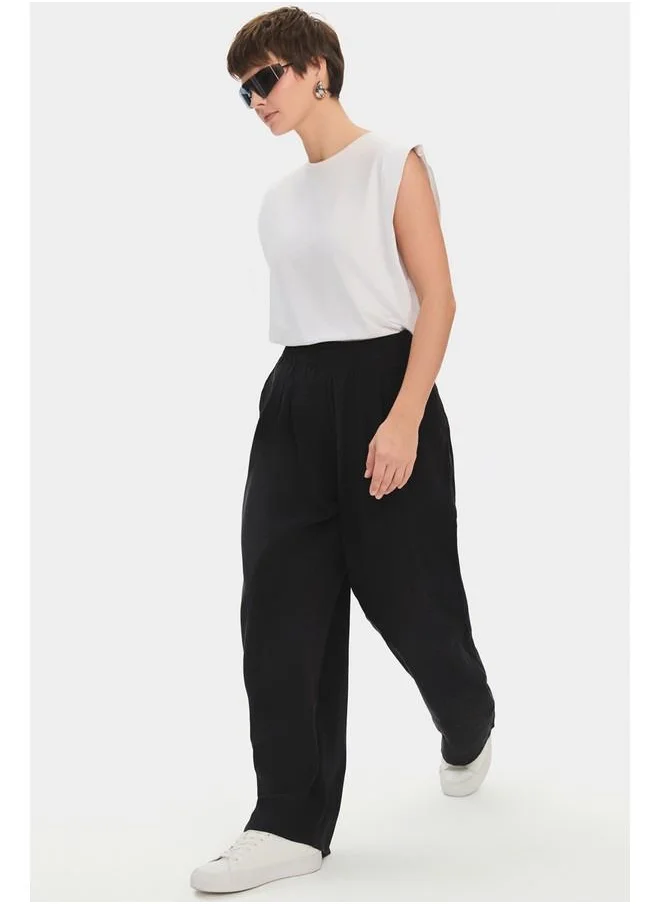 جون June Women Wide Leg Elastic Waist Flowy Trouser Black