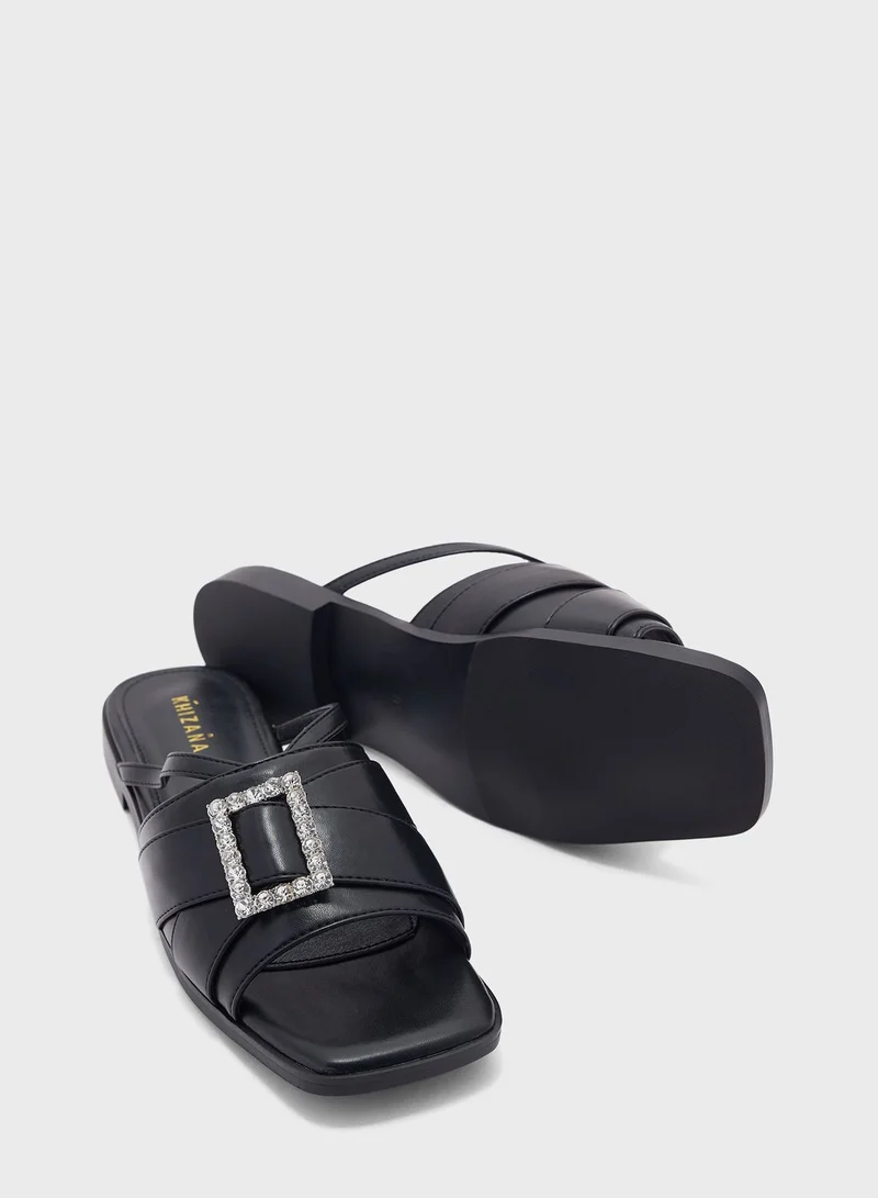 خزانة Encrusted Buckle Double Strap Flat Sandal