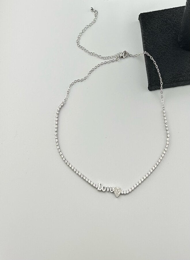 World Luxury A delicate, feminine, crystal-studded silver necklace - Image 1