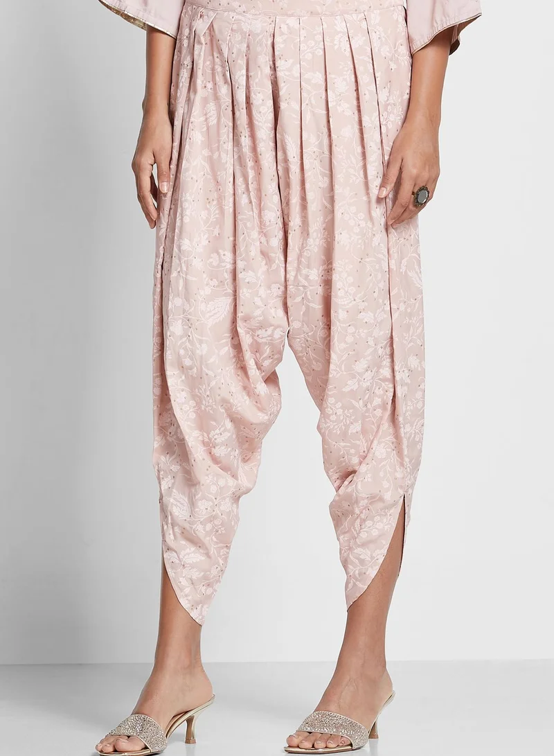 W Embroidered Set