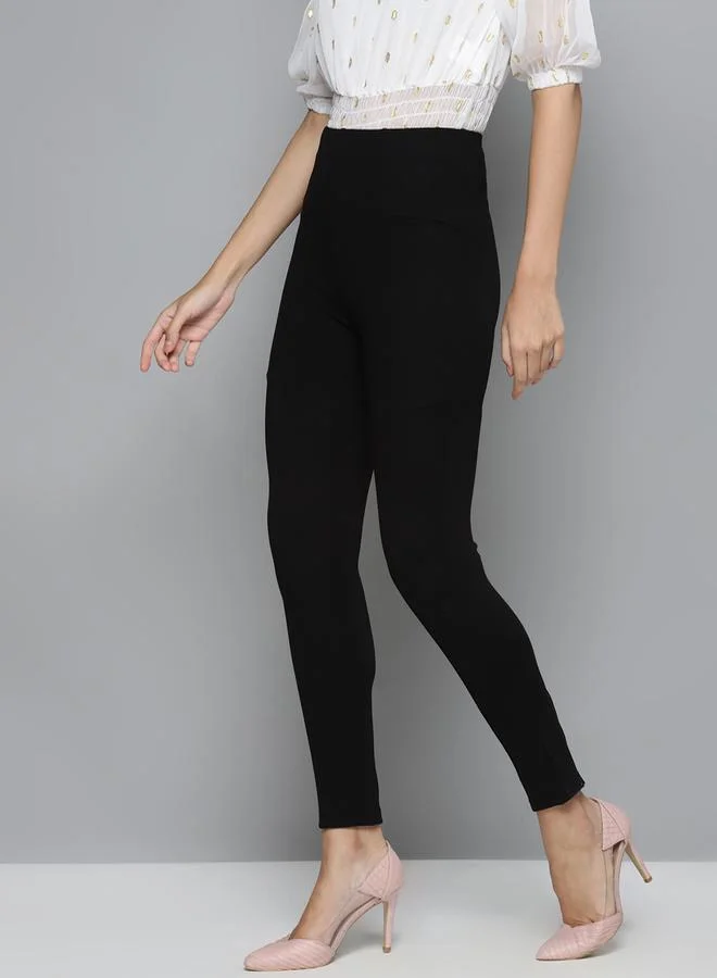SASSAFRAS Solid Zip Detail Slim Fit Jeggings by Styli
