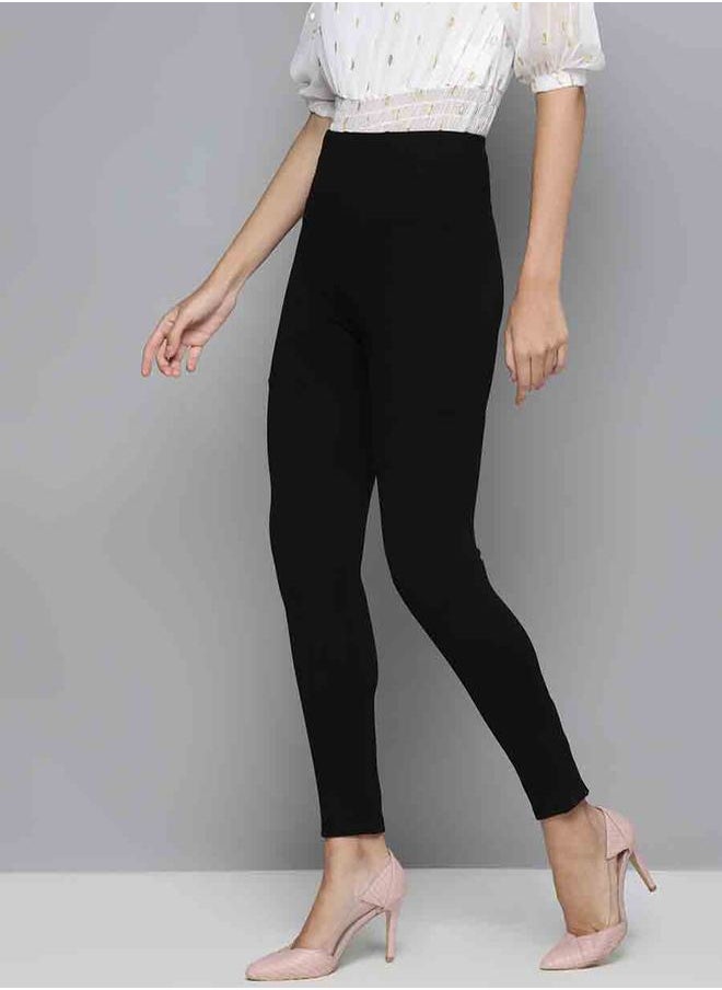 SASSAFRAS - Solid Zip Detail Slim Fit Jeggings by Styli - Image 1