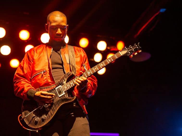 ZOOM مزود الطاقة Zoom AD-16 للبيانو الكهربائي ودوائر التأثير على الجيتار والبيس، DC 9V / 500mA - Image 4