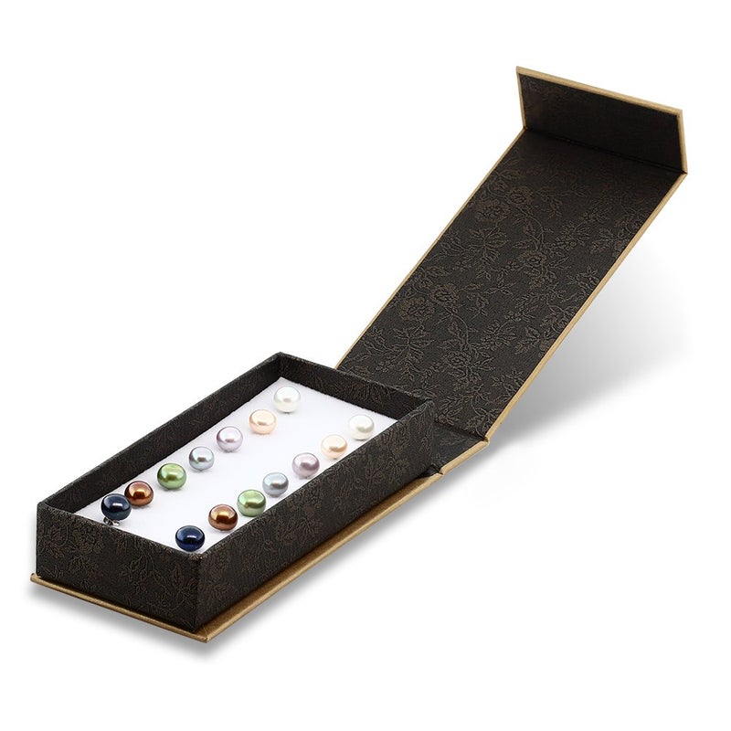 GEM STONE KING مجموعة من 7 أزواج من أقراط اللؤلؤ المزروع بحجم 7 مم مثبتة في فضة استرلينية 925 - Image 2