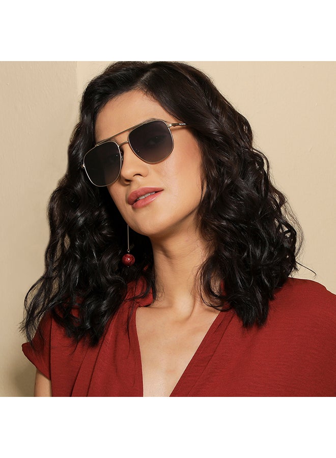 فينسينت تشيس نظارة شمسية كلاسيكية بإطار بحواف كاملة مربع الشكل وبعدسات مُستقطبة وبحمايةٍ من الأشعة فوق البنفسجية طراز VC S12934 - حجم العدسات 55 مم - ذهبي للجنسين - Image 4