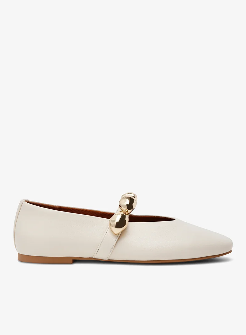 ستيف مادن أحذية باليرينا أنيقة بحزام بإبزيم