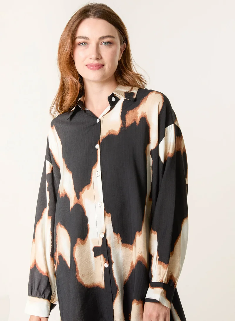 بلو فانيلا قميص بطبعة بقرة مجردة