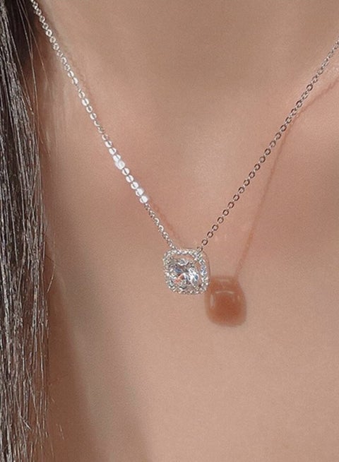Simple Design Square Rhinestone Pendant Necklace for Modern Women