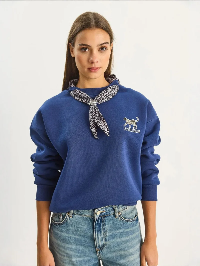 Bianco Lucci LUCCI Crew Neck Sweatshirt with Print Accessory
