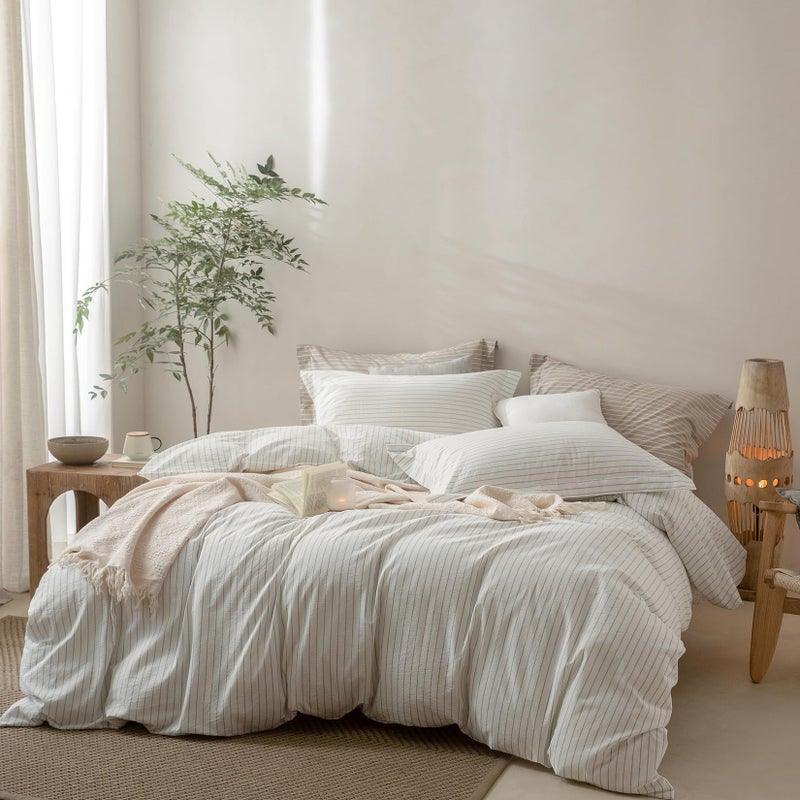 غطاء لحاف BDEAR مخطط، مقاس كوين 90×90 بوصة، مصنوع من القطن المغسول 100%، مزود بسحاب إغلاق و2 غطاء وسادة، لون الخطوط: أبيض-أخضر زيتوني - Image 1