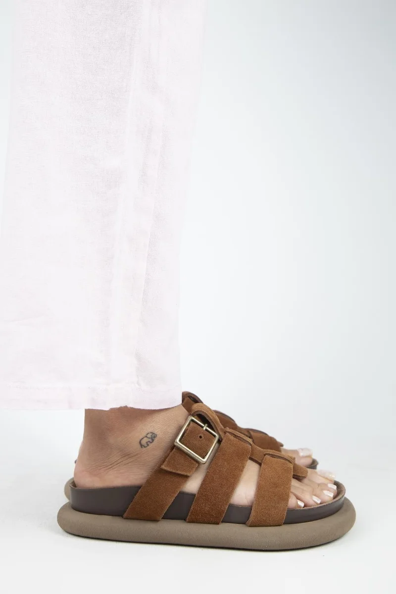 مانجيرو شبشب نسائي من مانيجيرو (هيكس) مصنوع من الجلد الطبيعي، مزود بإبزيم، لون بني فاتح