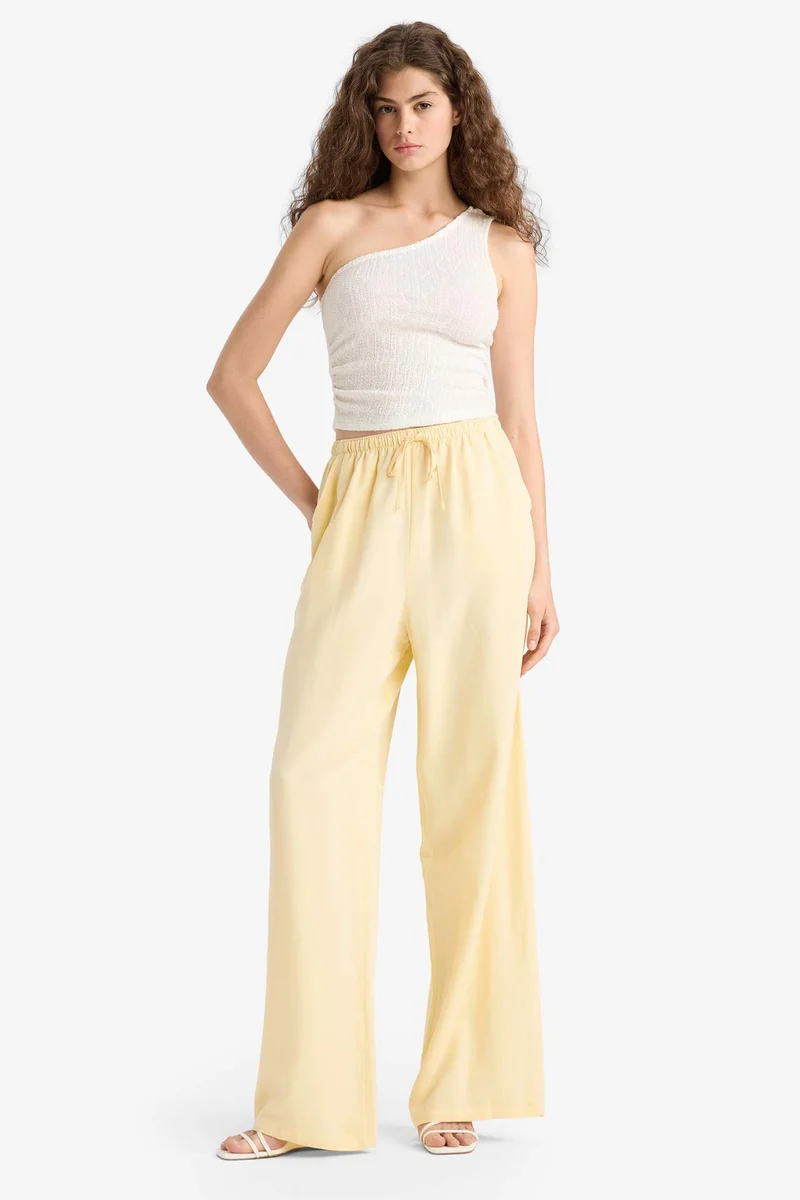 ديفاكتو Slim Fit Lace One Shoulder Tank Top