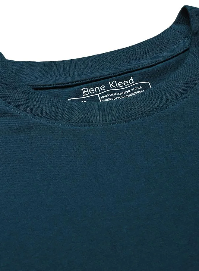 Styli Men Dark Green Solid Regular Fit T-Shirt By Bene Kleed