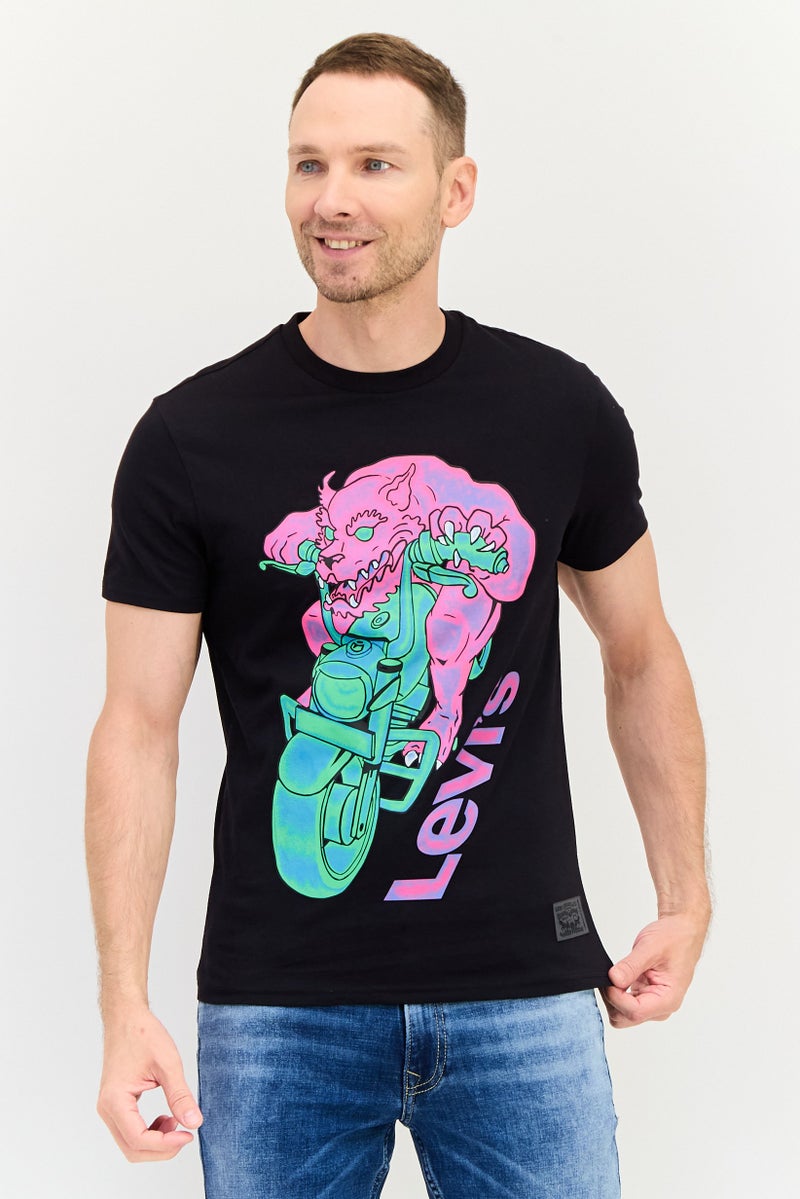 Levi's تي شيرت رجالي بأكمام قصيرة وطباعة جرافيك على شكل طاقم، أسود - Image 1