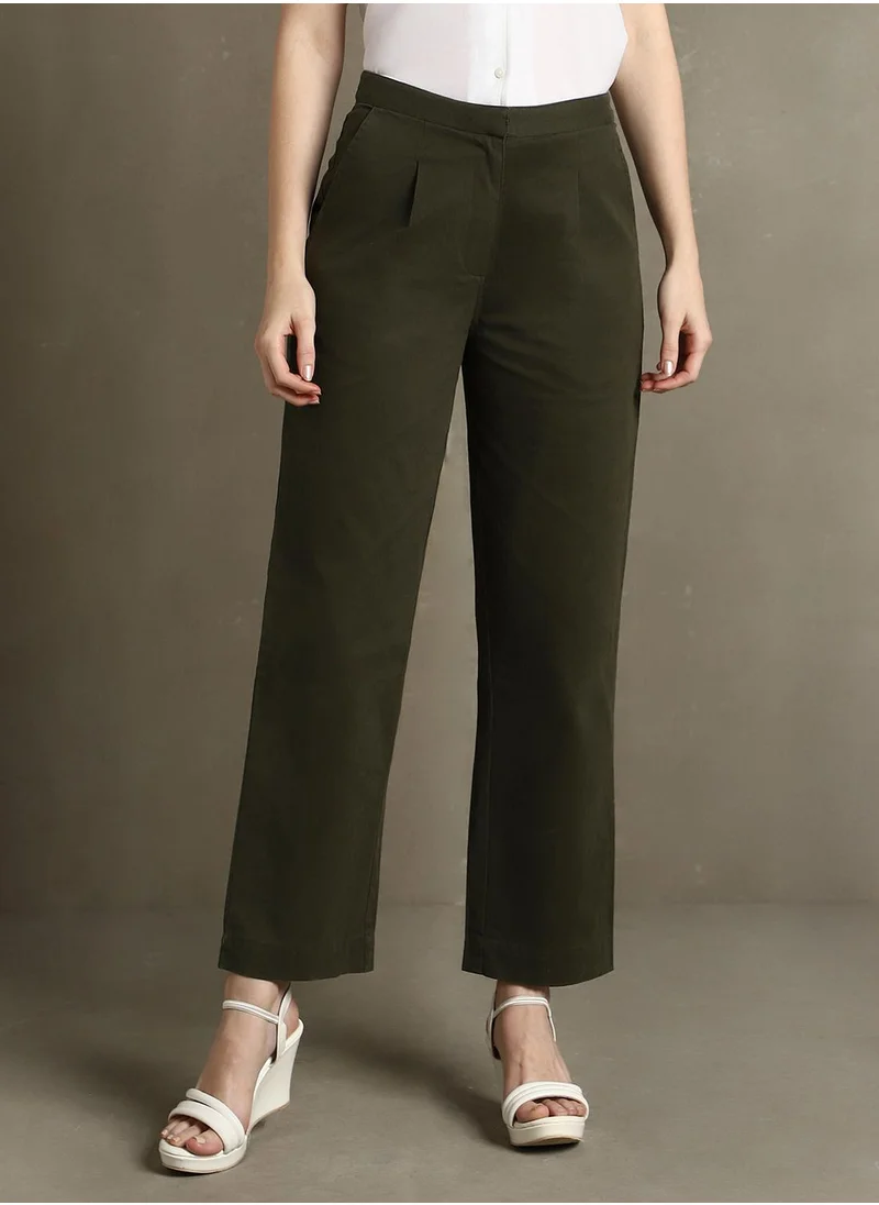 دينيس لينغو Women's Olive Cotton Blend Solid Full Length Chinos Straight Fit Trouser