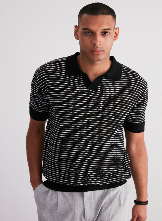 trendyol Black Limited Edition Relaxed Short Sleeve Polo Neck Knitwear T-shirt TMNSS23PO00026 - Image 2